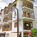 Retro Boutique Apt W Balcony In Historical Area Thessaloniki
