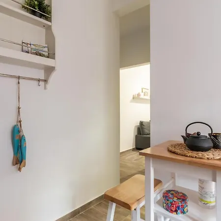 Retro Boutique Apt W Balcony In Historical Area