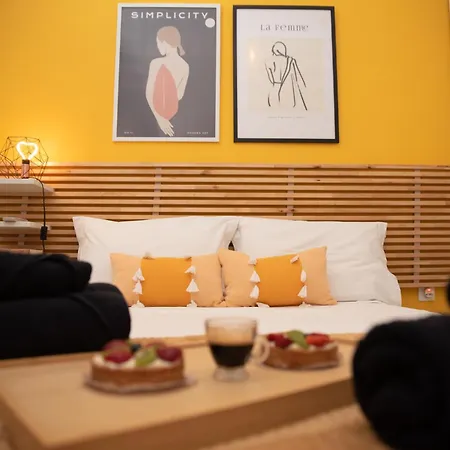 Apartamento Retro Boutique Apt W Balcony In Historical Area *