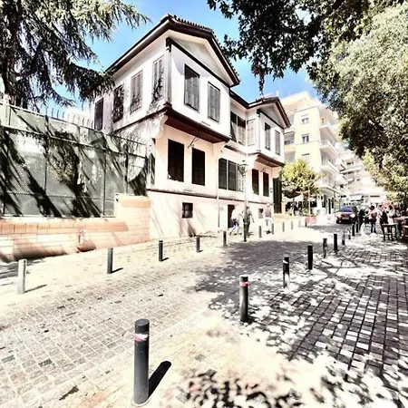 Apartment Retro Boutique Apt W Balcony In Historical Area *