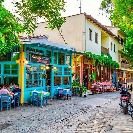 Retro Boutique Apt W Balcony In Historical Area Apartment *