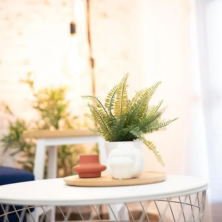Retro Boutique Apt W Balcony In Historical Area * Soluň